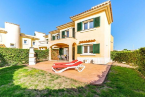 Strandnahes Ferienhaus mit schönem Garten